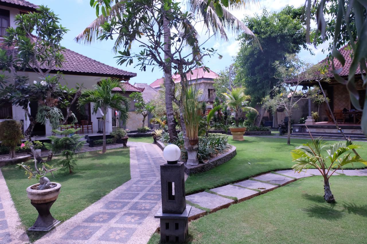 Puri Nusa Beach Hotel Lembongan Buitenkant foto