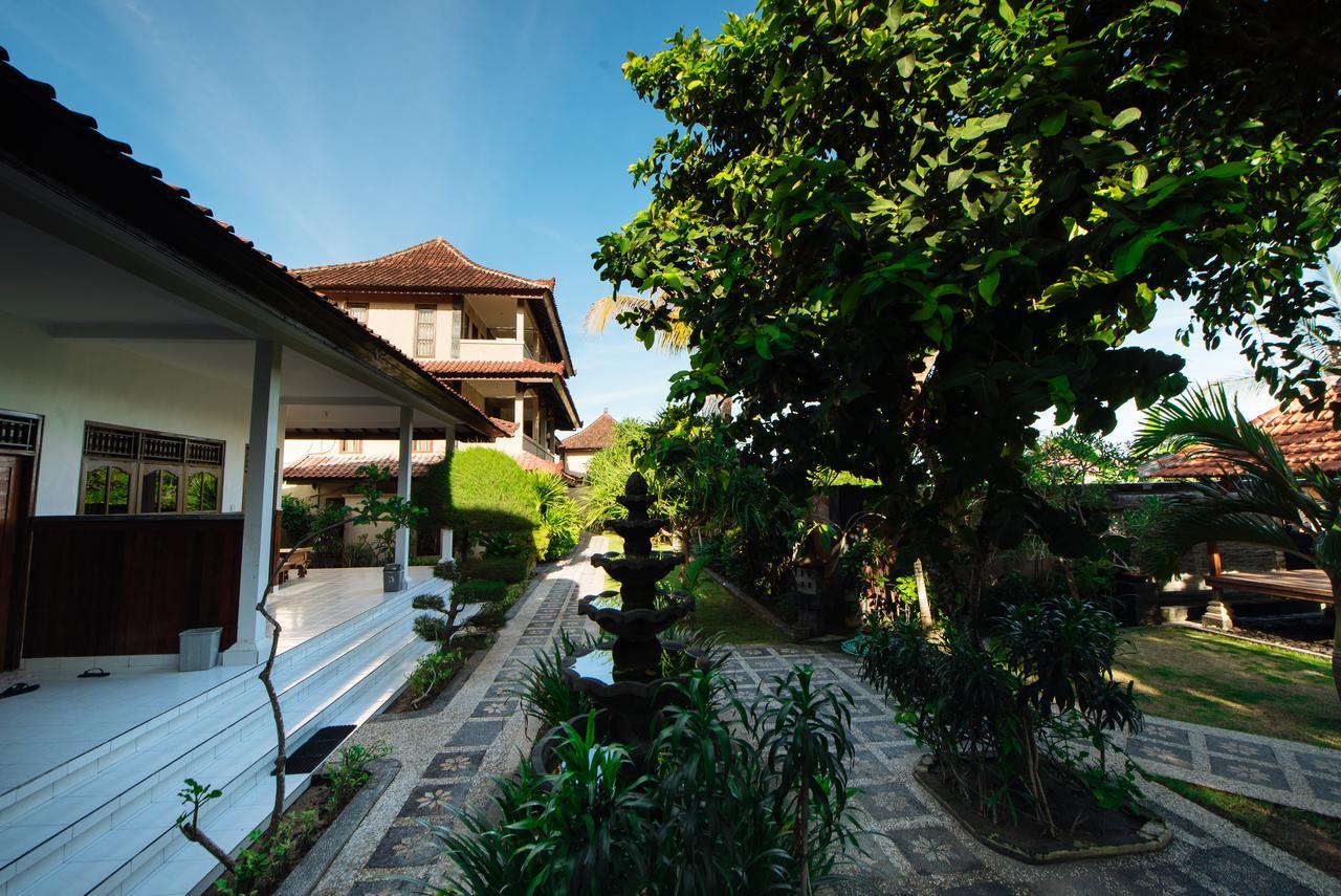 Puri Nusa Beach Hotel Lembongan Buitenkant foto
