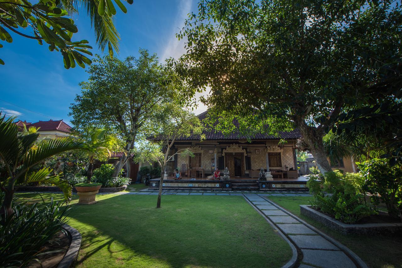Puri Nusa Beach Hotel Lembongan Buitenkant foto